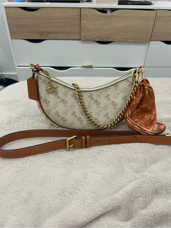 Coach Handbags - RARE Coach Mira Bag. Horse & Carriage Print. Gold Hardware.